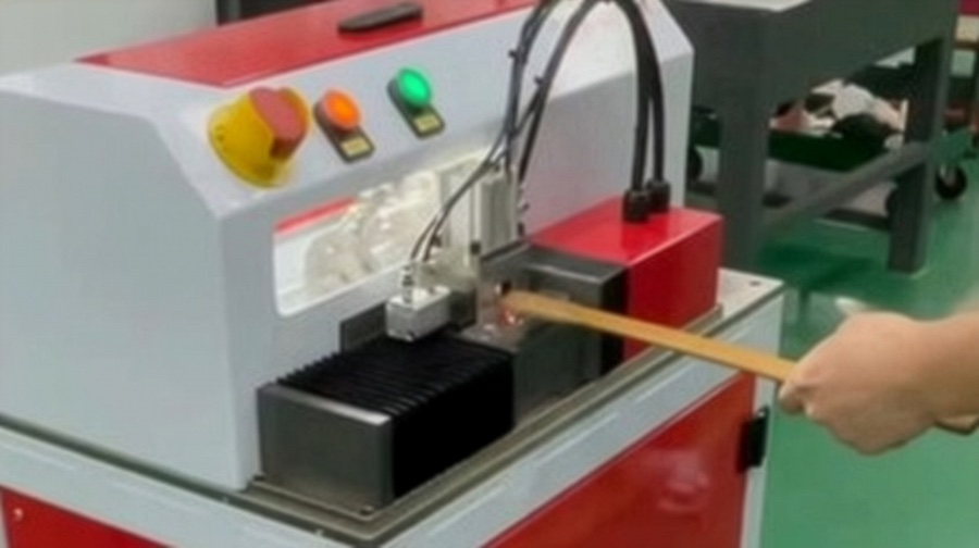 Barmag’s automatic knife sharpening machine ensures consistently high-quality grinding results, thereby helping to reduce process fluctuations. © 2026 Barmag<br />
