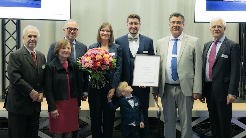 Peter Dornier Foundation Prize 2024: Dr. Adnan Wahhoud, Foundation Chairman Maja Dornier, Peter D. Dornier, Irina Nuß with son Niklas, prize winner Dr. Dominik Nuß, doctoral supervisor Prof. Chokri Cherif, Prof. Wolf Mutschler (from left to right) © 2024 Lindauer DORNIER Peter Dornier Foundation Prize 2024: Dr. Adnan Wahhoud, Foundation Chairman Maja Dornier, Peter D. Dornier, Irina Nuß with son Niklas, prize winner Dr. Dominik Nuß, doctoral supervisor Prof. Chokri Cherif, Prof. Wolf Mutschler (from left to right) © 2024 Lindauer DORNIER