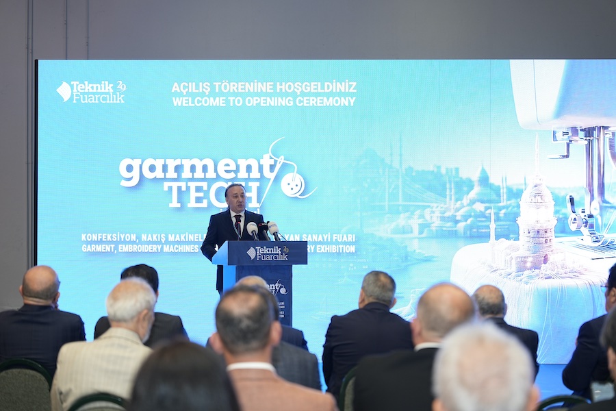 Mr Güney giving his speech © 2025 Teknik Fuarcilik Mr Güney giving his speech © 2025 Teknik Fuarcilik