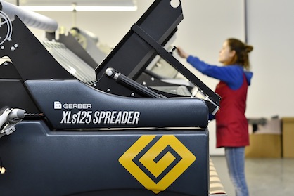 Tension-free spreading for the Portuguese fashion labels delicate jersey materials. (c) 2018 Gerber Technology
Tension-free spreading for the Portuguese fashion labels delicate jersey materials. (c) 2018 Gerber Technology