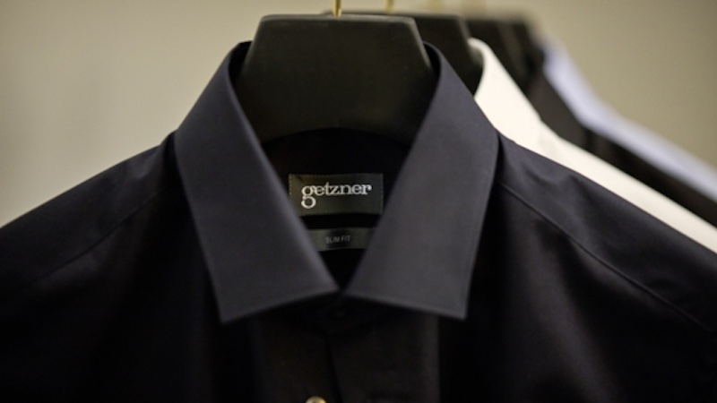 Black fabrics reveal even the slightest color changes immediately. © 2025 Getzner Textil Black fabrics reveal even the slightest color changes immediately. © 2025 Getzner Textil