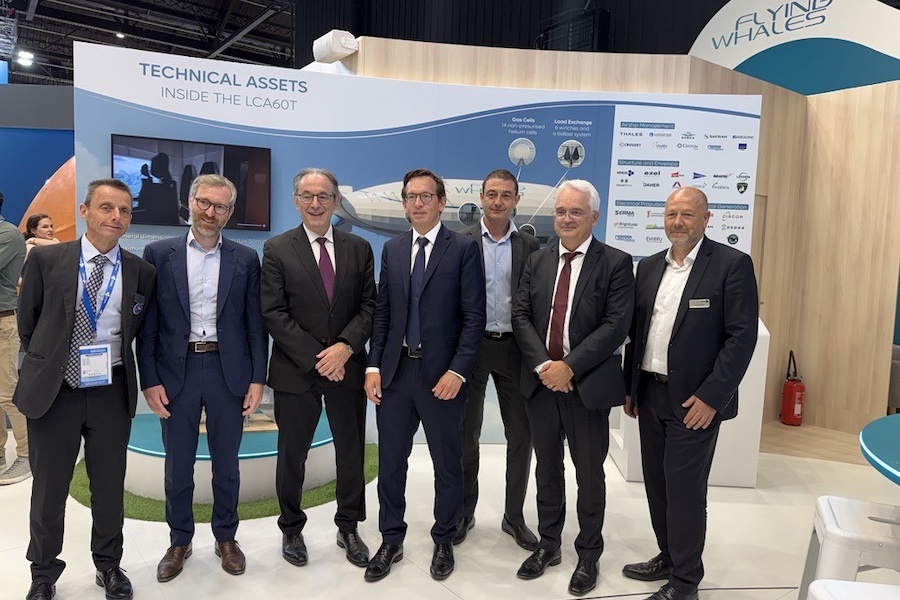 Flying Whales and Hexcel are celebrating the collaboration © 2025 Hexcel Flying Whales and Hexcel are celebrating the collaboration © 2025 Hexcel