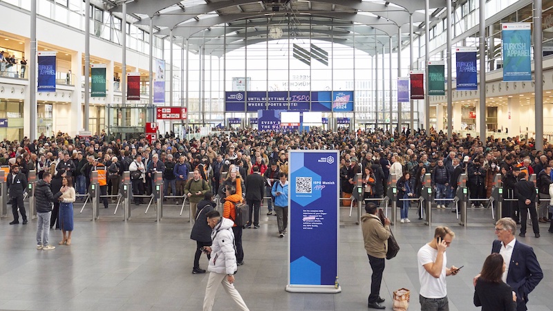 ISPO Munich visitors wait for admission © 2024 Messe München GmbH ISPO Munich visitors wait for admission © 2024 Messe München GmbH