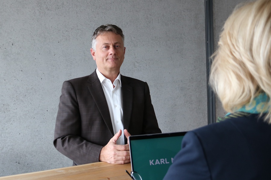 Christine Wolters interviewing Axel Wintermeyer © 2025 KARL MAYER Christine Wolters interviewing Axel Wintermeyer © 2025 KARL MAYER