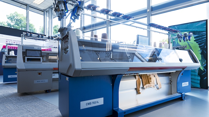 STOLL knitting machines in th showroom © 2024 KARL MAYER STOLL knitting machines in th showroom © 2024 KARL MAYER