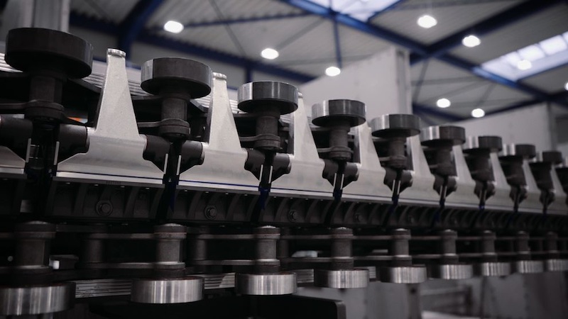 Less wearing parts and easy recognition of maintenance intervals of the clip chain © 2024 Lindauer DORNIER Less wearing parts and easy recognition of maintenance intervals of the clip chain © 2024 Lindauer DORNIER
