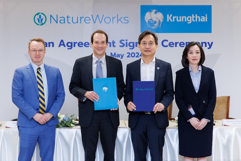 Executives from NatureWorks and Krungthai Bank PCL finalized new financing for NatureWorks’ new fully integrated Ingeo PLA manufacturing facility in Thailand which is on track to open in 2025. Pictured from left: Roger Kempa, Interim CFO, NatureWorks; Erik Ripple, President & CEO, NatureWorks; Suratun Kongton, Chief Wholesale Banking Officer, Krungthai Bank; Saranya Assamongkol, EVP, Sector Head, Corporate Banking Sector 7, Krungthai Bank © 2024 NatureWorks Executives from NatureWorks and Krungthai Bank PCL finalized new financing for NatureWorks’ new fully integrated Ingeo PLA manufacturing facility in Thailand which is on track to open in 2025. Pictured from left: Roger Kempa, Interim CFO, NatureWorks; Erik Ripple, President & CEO, NatureWorks; Suratun Kongton, Chief Wholesale Banking Officer, Krungthai Bank; Saranya Assamongkol, EVP, Sector Head, Corporate Banking Sector 7, Krungthai Bank © 2024 NatureWorks