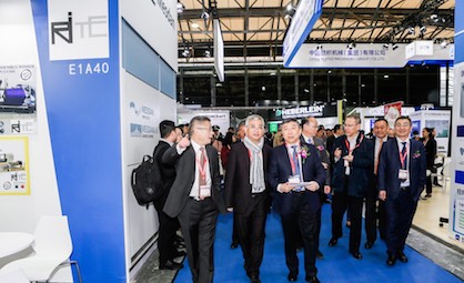 Walking through the halls (c) 2019 ShanghaiTex Walking through the halls (c) 2019 ShanghaiTex