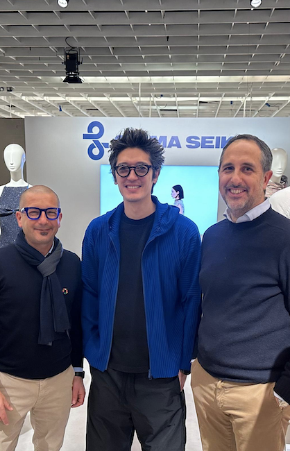 (Tommaso Cumerlato, CSO MIC Spa, Vittorio Branchizio Art Director Shima Seiki Italia, Massimo Venier Head of Technical Department Shima Seiki Italia) (c) 2024 Shima Seiki (Tommaso Cumerlato, CSO MIC Spa, Vittorio Branchizio Art Director Shima Seiki Italia, Massimo Venier Head of Technical Department Shima Seiki Italia) (c) 2024 Shima Seiki