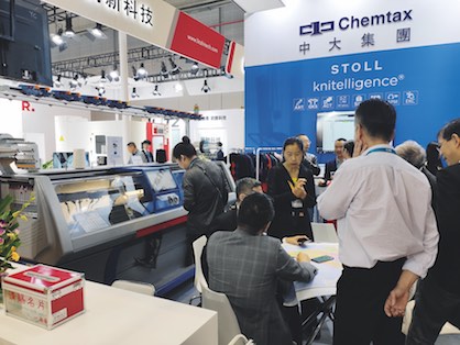 High visitor interest at the STOLL booth (c) 2019 STOLL High visitor interest at the STOLL booth (c) 2019 STOLL