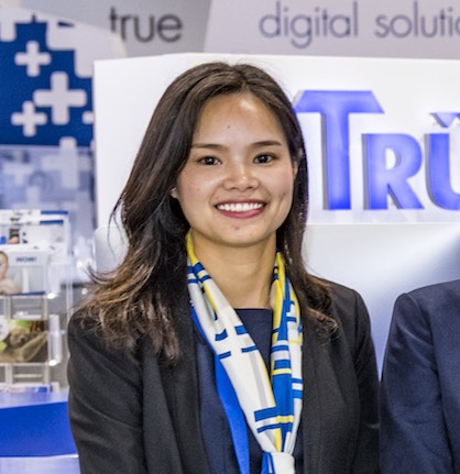 Mrs. Zhenzhen (c) 2019 Trützschler Mrs. Zhenzhen (c) 2019 Trützschler