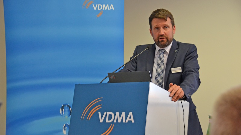 Dr. Harald Weber speaking at the VDMA press conference at ITMA 2023 © 2024 TexData International Dr. Harald Weber speaking at the VDMA press conference at ITMA 2023 © 2024 TexData International