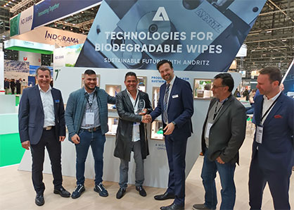 ANDRITZ team with Antonio Mandìvil (CEO of Quimicolor) on ANDRITZ booth during INDEX23 exhibition © ANDRITZ