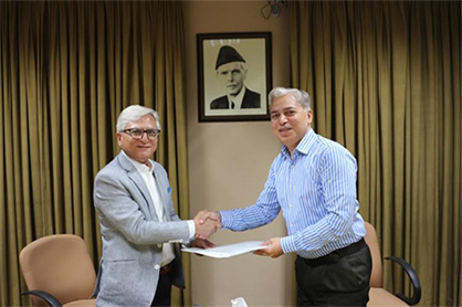 Dr. Tanveer Hussain, Rector, National Textile University, Pakistan and Mujtaba Rahim, CEO of Archroma Pakistan Limited, exchange the memorandum of understanding signed between the two organizations. (Photo: Archroma) Dr. Tanveer Hussain, Rector, National Textile University, Pakistan and Mujtaba Rahim, CEO of Archroma Pakistan Limited, exchange the memorandum of understanding signed between the two organizations. (Photo: Archroma)