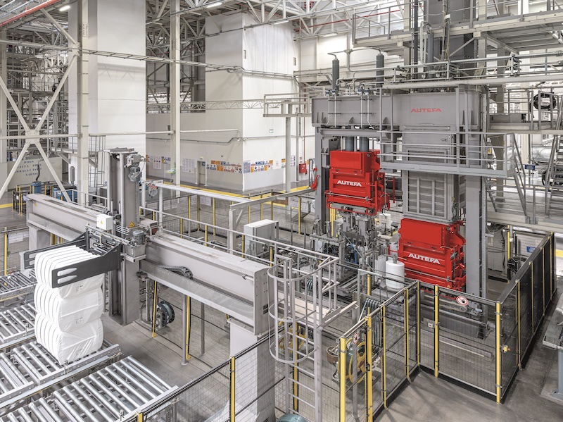 AUTEFA Solutions Lift Box Compact LBC baling press with automated packing © 2024 Autefa Solutions AUTEFA Solutions Lift Box Compact LBC baling press with automated packing © 2024 Autefa Solutions