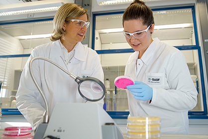 Worldwide, BASF researchers work on new agricultural solutions. In 2017, BASF spent €507 million on research and development in the Crop Protection division. (c) 2018 BASF Worldwide, BASF researchers work on new agricultural solutions. In 2017, BASF spent €507 million on research and development in the Crop Protection division. (c) 2018 BASF
