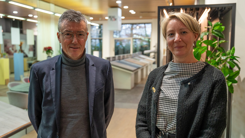 Wim Coppens, VP Flooring Solutions and Nele Tack, General Manager Cushion Vinyl Europe.
(Photo: © Beaulieu International Group) Wim Coppens, VP Flooring Solutions and Nele Tack, General Manager Cushion Vinyl Europe.
(Photo: © Beaulieu International Group)