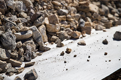 Fibres for lightweight high-performance nonwoven geotextiles.<br />
(Photo: © Beaulieu International Group) Fibres for lightweight high-performance nonwoven geotextiles.<br />
(Photo: © Beaulieu International Group)