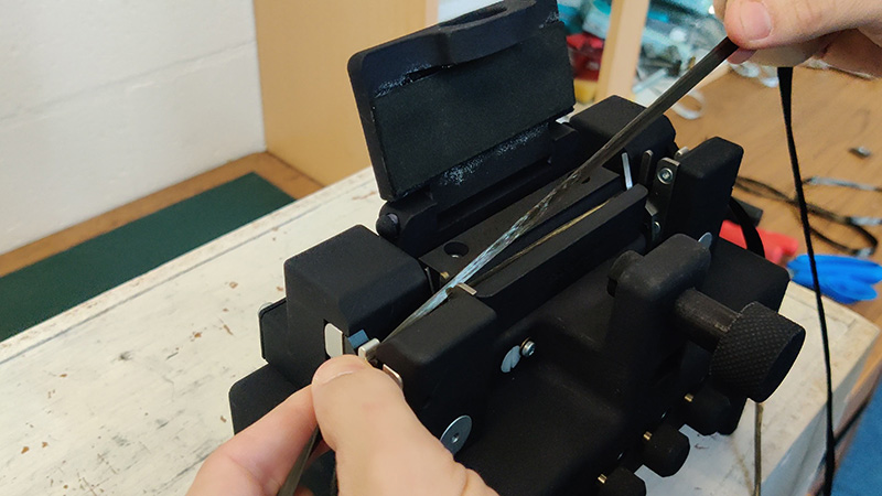 Resource efficiency in the processing of extremely expensive fibres like carbon is a key benefit of the latest Airbond splicing technologies. Resource efficiency in the processing of extremely expensive fibres like carbon is a key benefit of the latest Airbond splicing technologies.