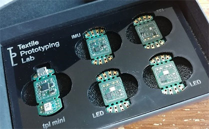 Whether during the creation of a prototype or for industrial production: The modules from the prototyping kit can be used to create a variety of e-textiles © Textile Prototyping Lab Whether during the creation of a prototype or for industrial production: The modules from the prototyping kit can be used to create a variety of e-textiles © Textile Prototyping Lab