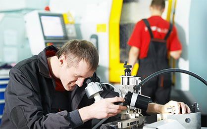 Qualified employees (c) 2020 Groz-Beckert Qualified employees (c) 2020 Groz-Beckert