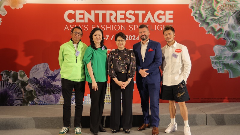 Sophia Chong, Deputy Executive Director of the HKTDC (centre); Katherine Fang, Chairman of the HKTDC Garment Advisory Committee (second left); Corin Wilson, Director, Trade & Investment, British Consulate-General Hong Kong (second right); William Fu, CEO of Ashworth (left); and Mountain Yam, Founder of 112 mountainyam (right) shared insights on the exhibition highlights, circular fashion and athleisure trends at today’s CENTRESTAGE press conference © 2024 HKTDC Sophia Chong, Deputy Executive Director of the HKTDC (centre); Katherine Fang, Chairman of the HKTDC Garment Advisory Committee (second left); Corin Wilson, Director, Trade & Investment, British Consulate-General Hong Kong (second right); William Fu, CEO of Ashworth (left); and Mountain Yam, Founder of 112 mountainyam (right) shared insights on the exhibition highlights, circular fashion and athleisure trends at today’s CENTRESTAGE press conference © 2024 HKTDC
