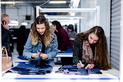 ISKO 360° Denim Seminar (c) 2019 ISKO ISKO 360° Denim Seminar (c) 2019 ISKO
