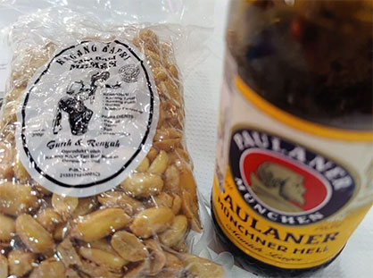 Beer and nuts - astronaut food for trade show booth staff © 2022 Mahlo