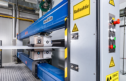 Measuring of basis weight and moisture with Infralot IMF and Beta sensor on spunlace nonwoven (c) 2020 Mahlo Measuring of basis weight and moisture with Infralot IMF and Beta sensor on spunlace nonwoven (c) 2020 Mahlo