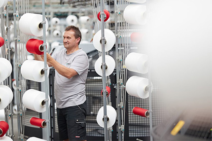 The right circular knitting machine and the right yarn: the MDS1 design software will produce the desired design. © 2022 Mayer Cie The right circular knitting machine and the right yarn: the MDS1 design software will produce the desired design. © 2022 Mayer Cie