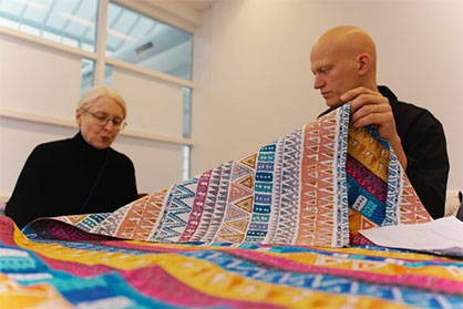 From left: Grego and Diener exchanging a functionality assessment © 2022 Messe Frankfurt From left: Grego and Diener exchanging a functionality assessment © 2022 Messe Frankfurt