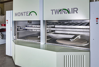 On the Monforts TwinAir system, the airflows above and below the fabric being dried can be regulated completely independently of each other. © 2020 Monforts On the Monforts TwinAir system, the airflows above and below the fabric being dried can be regulated completely independently of each other. © 2020 Monforts