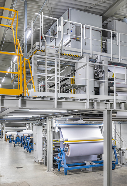 All of the line’s drying zones – with a combined length of over 28 metres – have been raised on platforms to meet space demands. © 2023 Monforts All of the line’s drying zones – with a combined length of over 28 metres – have been raised on platforms to meet space demands. © 2023 Monforts