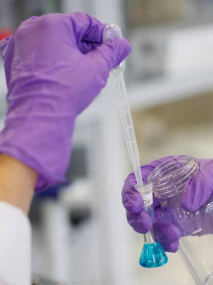 The test specimens are checked for toxins in the laboratory.
© Hohenstein The test specimens are checked for toxins in the laboratory.
© Hohenstein