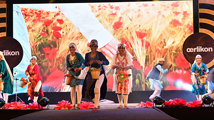 The ‘Sukalyann d’entourage’ dance troupe during its choreographic interpretation of the history of Kashmir. (c) 2020 Oerlikon The ‘Sukalyann d’entourage’ dance troupe during its choreographic interpretation of the history of Kashmir. (c) 2020 Oerlikon