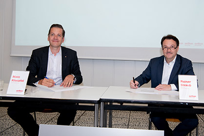 Marc Kloepfel, CEO of the Kloepfel Group, and Rainer Straub, Managing Director of Oerlikon Nonwoven (right), signing the contract for the purchase of a new Oerlikon Nonwoven meltblown technology system. (Photo: Oerlikon) Marc Kloepfel, CEO of the Kloepfel Group, and Rainer Straub, Managing Director of Oerlikon Nonwoven (right), signing the contract for the purchase of a new Oerlikon Nonwoven meltblown technology system. (Photo: Oerlikon)