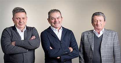 Maurizio, Angelo e Paolo Radici - Shareholders of RadiciGroup © 2021 Radici Group Maurizio, Angelo e Paolo Radici - Shareholders of RadiciGroup © 2021 Radici Group