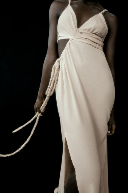 ZARA x Circulose® – Long dress with cutout detail © 2022 Renewcell ZARA x Circulose® – Long dress with cutout detail © 2022 Renewcell