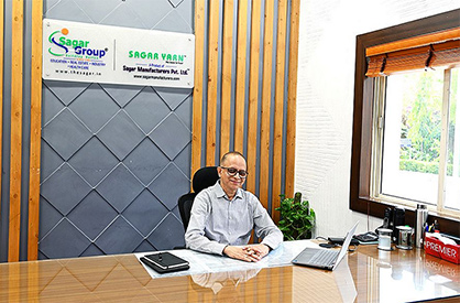 Kapil Kumar Agarwal, CEO of Sagar Manufacturers, is delighted with the boost in efficiency enabled by ESSENTIALmonitor. © 2023 Rieter Kapil Kumar Agarwal, CEO of Sagar Manufacturers, is delighted with the boost in efficiency enabled by ESSENTIALmonitor. © 2023 Rieter