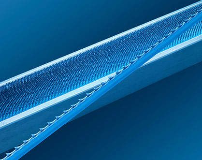 Graf’s new card cylinder wire P-1940S in combination with the new flexible flat resist- O-top C-60 enhance lifetime and yarn quality. © 2021 Rieter Graf’s new card cylinder wire P-1940S in combination with the new flexible flat resist- O-top C-60 enhance lifetime and yarn quality. © 2021 Rieter