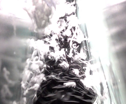 Pic: Patented wobble disc take-off roller in the take-off unit. For gentle, continuous extraction of the tufts. Pic: Patented wobble disc take-off roller in the take-off unit. For gentle, continuous extraction of the tufts.