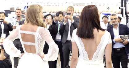 (c) 2019 Saurer - Fashionshow by Saurer at ITMA Barcelona (c) 2019 Saurer - Fashionshow by Saurer at ITMA Barcelona