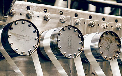 The pilot system shows how the precursor runs over a large number of rollers. © 2022 SGL Carbon The pilot system shows how the precursor runs over a large number of rollers. © 2022 SGL Carbon