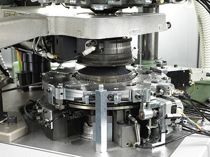 D4S toe-closing device - Automated knitting solution by Stäubli © 2021 Staeubli