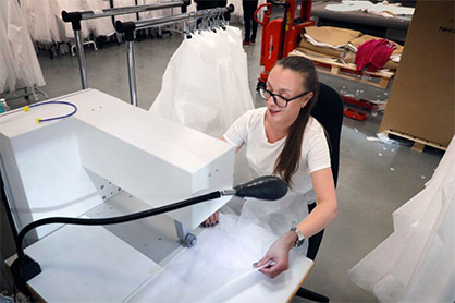 Jessica Eckerström usually works at ACG Group’s Eskil printing plant, which has reduced order intake She is now working on the production of protective garments. “It great to be able to help, and fun too,” she says. Image courtesy of BoråsTidning. (c) 2020 TMAS Jessica Eckerström usually works at ACG Group’s Eskil printing plant, which has reduced order intake She is now working on the production of protective garments. “It great to be able to help, and fun too,” she says. Image courtesy of BoråsTidning. (c) 2020 TMAS