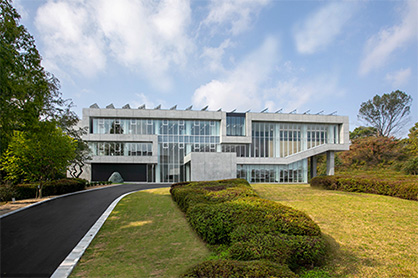 Exterior of R&D Innovation Center for the Future (c) 2019 Toray Exterior of R&D Innovation Center for the Future (c) 2019 Toray