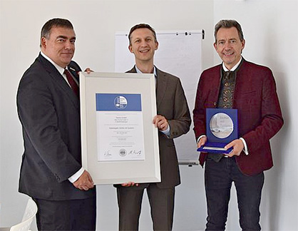 From left to right: Klaus Holz (CEO, Trevira GmbH), Dr. Holger Weychardt (BG RCI), Stefan Rauterkus (management representative, Trevira GmbH) (c) 2019 Trevira From left to right: Klaus Holz (CEO, Trevira GmbH), Dr. Holger Weychardt (BG RCI), Stefan Rauterkus (management representative, Trevira GmbH) (c) 2019 Trevira