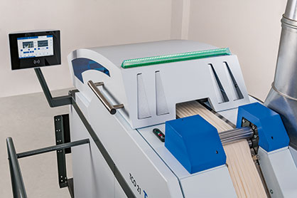The T-LED display provides visual indications of the machine’s status over a large distance. © 2021 Truetzschler The T-LED display provides visual indications of the machine’s status over a large distance. © 2021 Truetzschler