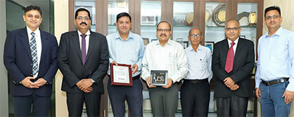 Ashish Sharma, Senior Vice President, Sales and Marketing, Trützschler India, Joseph Thomson, CEO, Trützschler India, Shailesh Mittal, President, Technical and Operations, Sintex Industries Limited, Rajeev Gupta, COO, Sintex Industries Limited, Pinakin Shah, IRP, Sintex Industries Limited, ,S K Joshi, Deputy General Manager, Trützschler India, Dinesh Verma, Deputy General Manager, Projects, Sintex Industries Limited © 2022 Trützschler