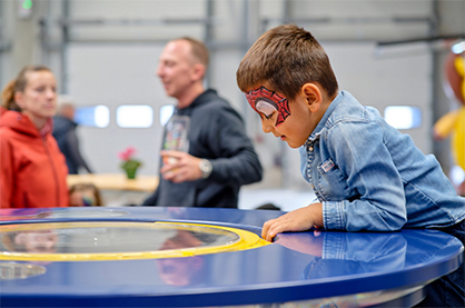 Young and old enjoyed the celebration. © 2023 Trützscher Young and old enjoyed the celebration. © 2023 Trützscher